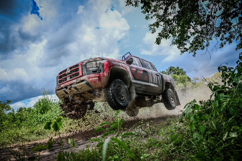 Triton Siap Taklukkan Asia Cross Country Rally 2025, Mitsubishi Motors Turunkan Tiga Mobil - lajuroda.com