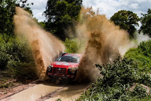 Triton Siap Taklukkan Asia Cross Country Rally 2025, Mitsubishi Motors Turunkan Tiga Mobil - lajuroda.com