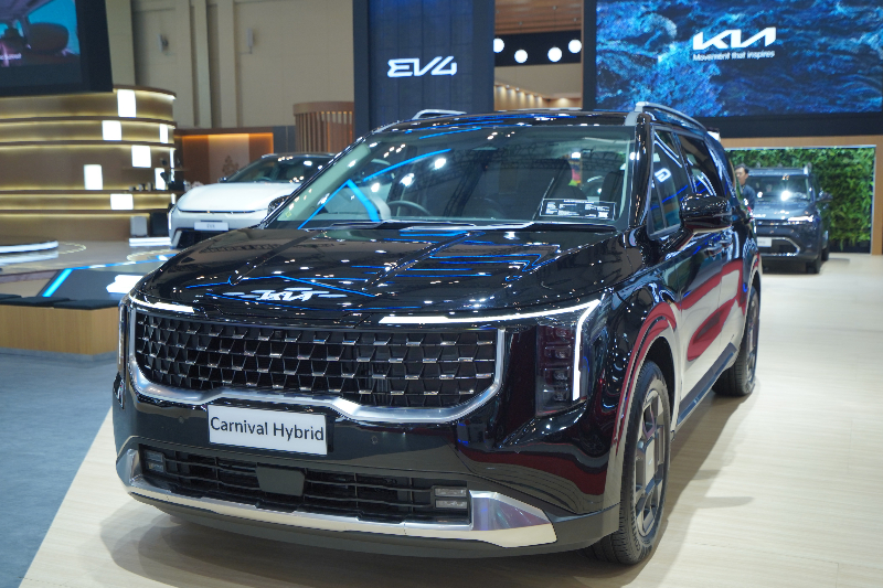 Kia Hadirkan Carnival Hybrid dan Carens di GIIAS 2025 - lajuroda.com