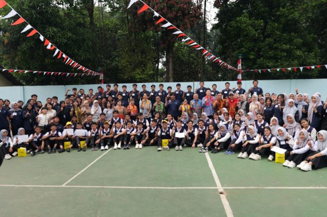 Adira jalin kerja sama strategis dengan Lembaga Pelatihan Kerja (LPK) Tomoni Marawa Abadi Adira Finance Salurkan Beasiswa Rp300 Juta untuk 50 Siswa LPK Tomoni, Dukung Pendidikan Vokasi dan Kesiapan Kerja Generasi Muda - lajuroda.com