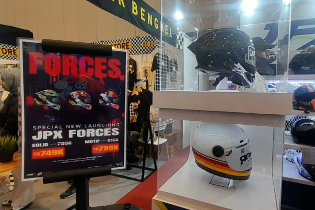 JPEG Helmets Pamerkan JP Signature SO hingga Onyx Full Carbon di IMOS 2025 - lajuroda.com