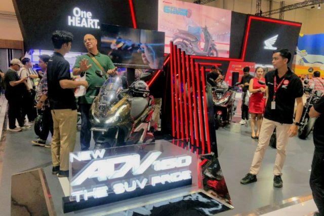 New Honda ADV160 Jadi Magnet Utama di Booth Honda pada IMOS 2025 - lajuroda.com