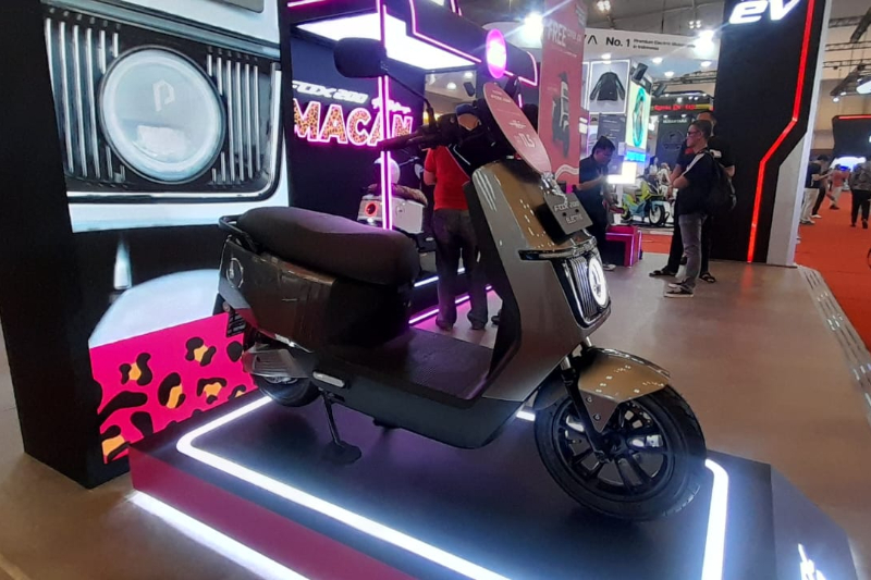 Polytron FOX-200: Motor Listrik Rp 11 Jutaan di IMOS 2025 - lajuroda.com