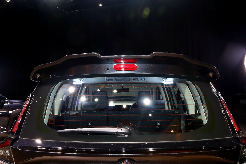 Suzuki Indonesia Resmi Luncurkan New XL7 Hybrid AlphaKuro, SUV Elegan dengan Sentuhan Eksklusif - lajuroda.com