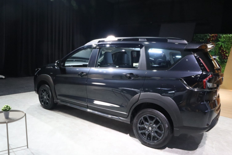 Suzuki Indonesia Resmi Luncurkan New XL7 Hybrid AlphaKuro, SUV Elegan dengan Sentuhan Eksklusif - lajuroda.com