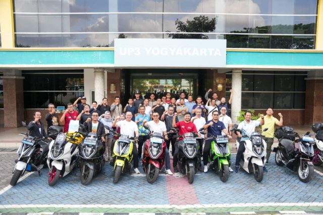 6 Rider ALVA Owners Club Tuntaskan Touring Jakarta–Bali, Kampanyekan Mobilitas Hijau - lajuroda.com