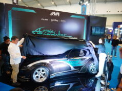 Plan Paint, Freeflow Kustom dan DeVilbiss Berkolaborasi Hadirkan Mahakarya 3D Painting Mazda Miata “Toraja Roadster” di IMX 2025 Plan Paint, Freeflow Kustom dan DeVilbiss Berkolaborasi Hadirkan Mahakarya 3D Painting Mazda Miata “Toraja Roadster” di IMX 2025 - lajuroda.com