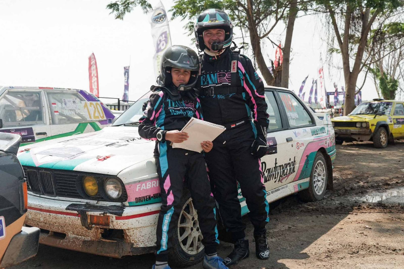 Pereli Rifat Sungkar Ajak Putra Jadi Navigator di Kejurnas Sprint Rally 2025 - lajuroda.com