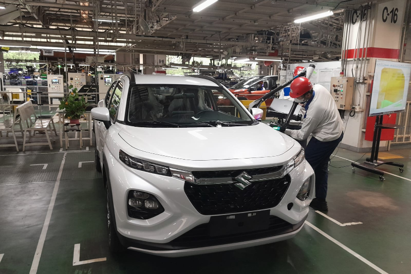Suzuki Resmi Mulai Ekspor Fronx dan Satria dari Cikarang - lajuroda.com