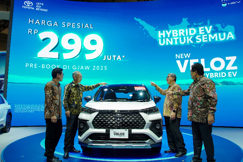 Toyota Luncurkan Veloz Hybrid EV dan Mulai Jual Dua Battery EV Baru di GJAW 2025 - lajuroda.com