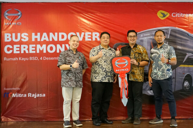 Hino Serahkan 10 Unit Bus RM 280 ABS untuk Perkuat Armada Cititrans - lajuroda.com