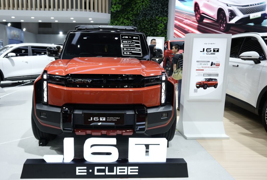 Chery J6 & J6T Tawarkan SUV EV Boxy di IIMS 2026 - lajuroda.com