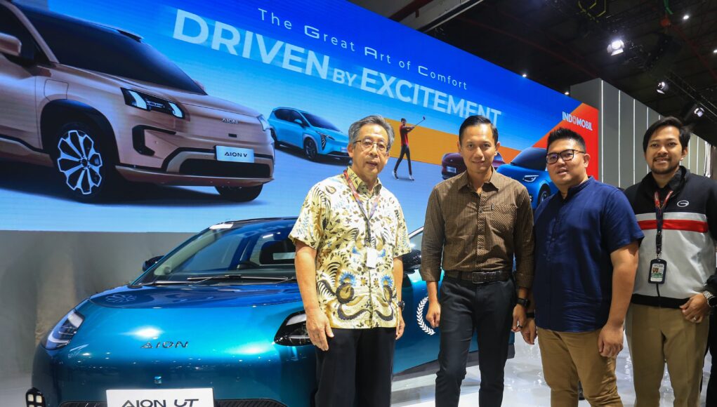 Menko AHY Tinjau Booth GAC di IIMS 2026, Dorong EV Nasional Menko AHY Tinjau Booth GAC di IIMS 2026, Dorong EV Nasional - lajuroda.com