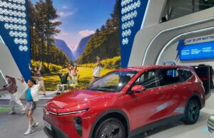 VinFast VF MPV 7 di IIMS 2026, Buka Harga Mulai Rp345 Juta VinFast VF MPV 7 di IIMS 2026, Buka Harga Mulai Rp345 Juta - lajuroda.com