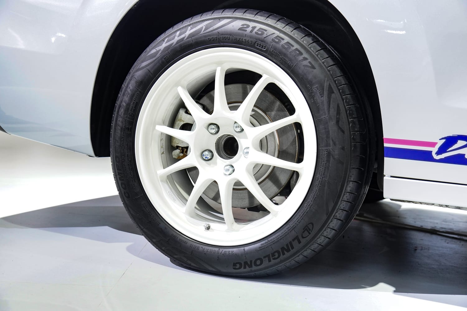 Wuling Darion Buktikan Hybrid Bisa Stylish - lajuroda.com