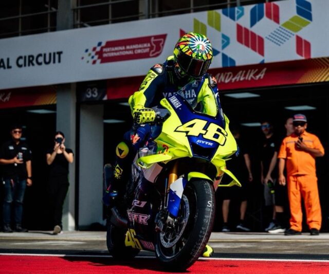 Valentino Rossi Tinjau VR46 Academy di Sirkuit Mandalika - lajuroda.com