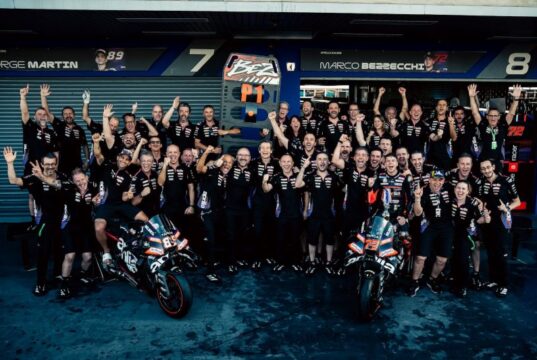 Aprilia Dominasi Seri Pembuka MotoGP 2026 di Buriram, Marco Bezzecchi Cetak Hattrick Kemenangan Beruntun Aprilia Dominasi Seri Pembuka MotoGP 2026 di Buriram, Marco Bezzecchi Cetak Hattrick Kemenangan Beruntun - lajuroda.com