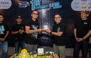 AOC Rayakan 1 Tahun, 500 Anggota Motor Listrik ALVA Gelar Aksi Sosial dan Buka Puasa Bersama di Jakarta AOC Rayakan 1 Tahun, 500 Anggota Motor Listrik ALVA Gelar Aksi Sosial dan Buka Puasa Bersama di Jakarta - lajuroda.com