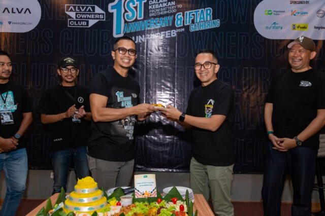 AOC Rayakan 1 Tahun, 500 Anggota Motor Listrik ALVA Gelar Aksi Sosial dan Buka Puasa Bersama di Jakarta - lajuroda.com