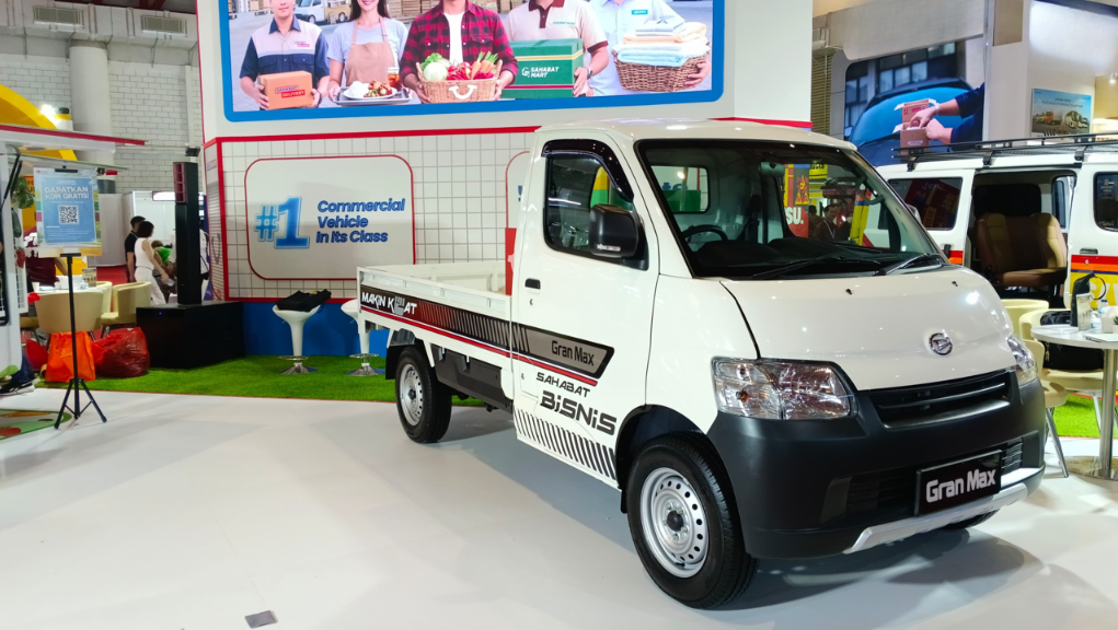 Daihatsu Gran Max Rajai Pasar Kendaraan Niaga, Penjualan Tembus 5.000 Unit di Maret 2026 Gran Max Jadi Rajanya Kendaraan Niaga, Kuasai 72% Pasar di Maret 2026 - lajuroda.com