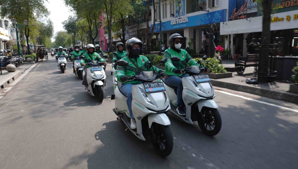 ALVA N3 Jadi Andalan Driver Perempuan Grab, Simbol Kemandirian di Era Modern ALVA N3 Jadi Andalan Driver Perempuan Grab, Simbol Kemandirian di Era Modern - lajuroda.com