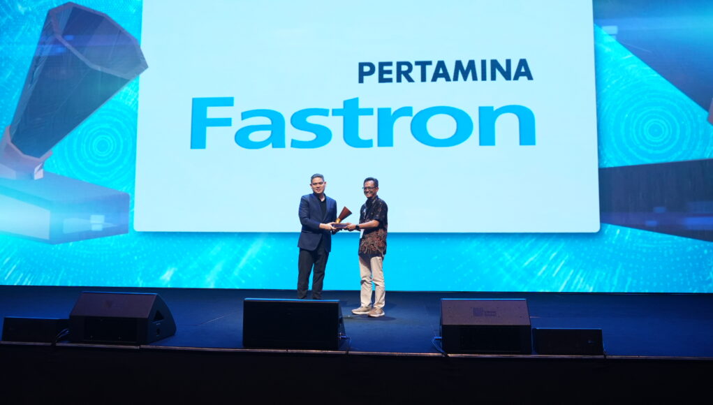 Kalahkan Ratusan Merek, Pertamina Fastron Jadi Oli Mobil Paling Dipercaya 2026! Pertamina Fastron meraih WOW Brand Award 2026 kategori oli mobil, membuktikan kepercayaan konsumen melalui inovasi dan strategi pemasaran berbasis teknologi dan humanis.