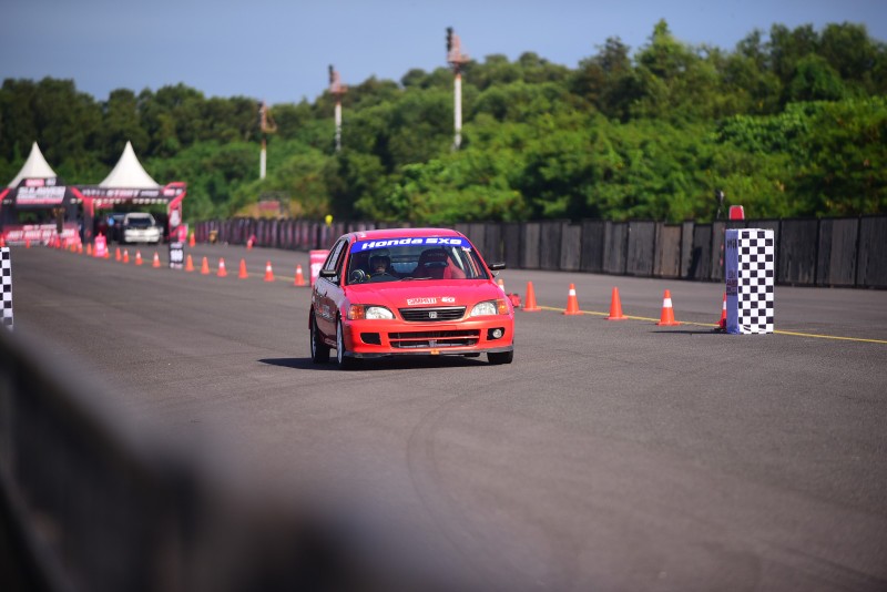 SIMPATI 5G Sulawesi Drag Record 2026 Pecahkan Rekor, 976 Starter Ramaikan Kejurnas Drag Race di Makassar - lajuroda.com
