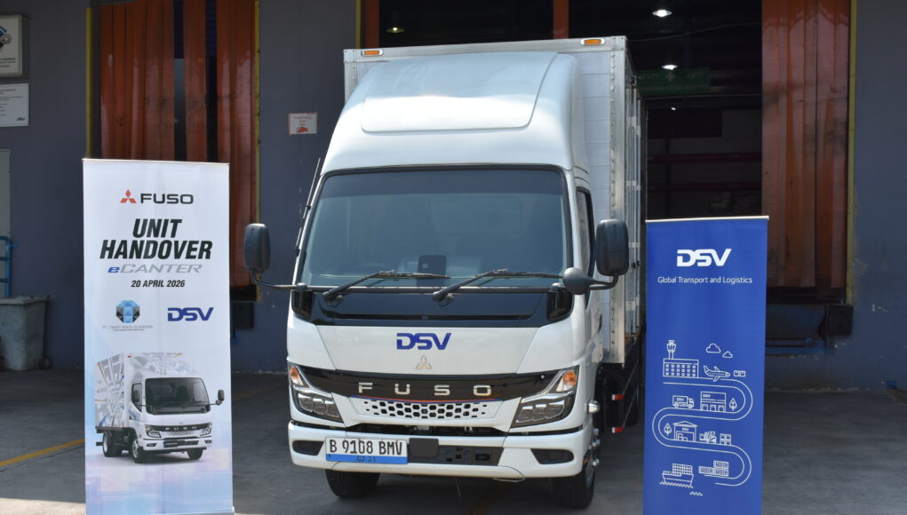 Mitsubishi Fuso Percepat Green Logistics, Serahkan Truk Listrik eCanter ke Mitra Strategis Mitsubishi Fuso Percepat Green Logistics, Serahkan Truk Listrik eCanter ke Mitra Strategis - lajuroda.com