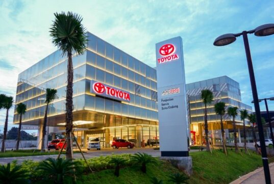 Pemilik Toyota Hybrid Makin Tenang, Ini 8 Keunggulan Layanan Auto2000 Pemilik Toyota Hybrid Makin Tenang, Ini 8 Keunggulan Layanan Auto2000 - lajuroda.com