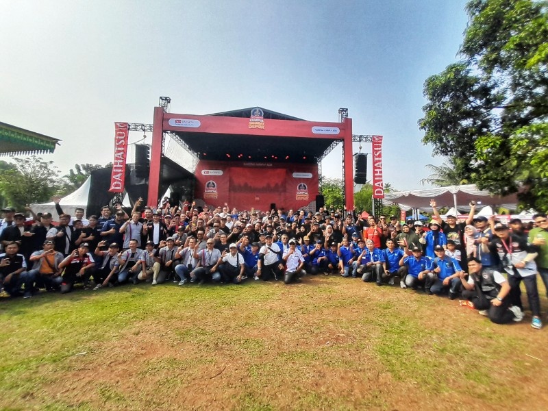Daihatsu Kumpul Sahabat Depok 2026 Hadirkan Semangat “Karena Kamu Ada”, Ribuan Warga Nikmati Kebersamaan di Alun-Alun Kota Depok - lajuroda.com
