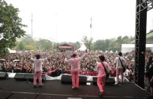 Daihatsu Kumpul Sahabat Jadi Pesta Rakyat di Depok, Ribuan Warga Padati Alun-Alun GDC Daihatsu Kumpul Sahabat Jadi Pesta Rakyat di Depok, Ribuan Warga Padati Alun-Alun GDC - lajuroda.com