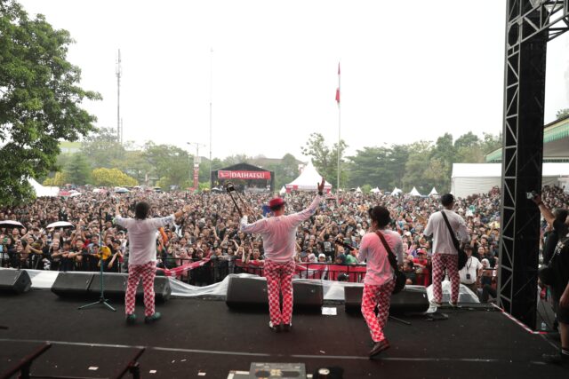 Daihatsu Kumpul Sahabat Jadi Pesta Rakyat di Depok, Ribuan Warga Padati Alun-Alun GDC - lajuroda.com