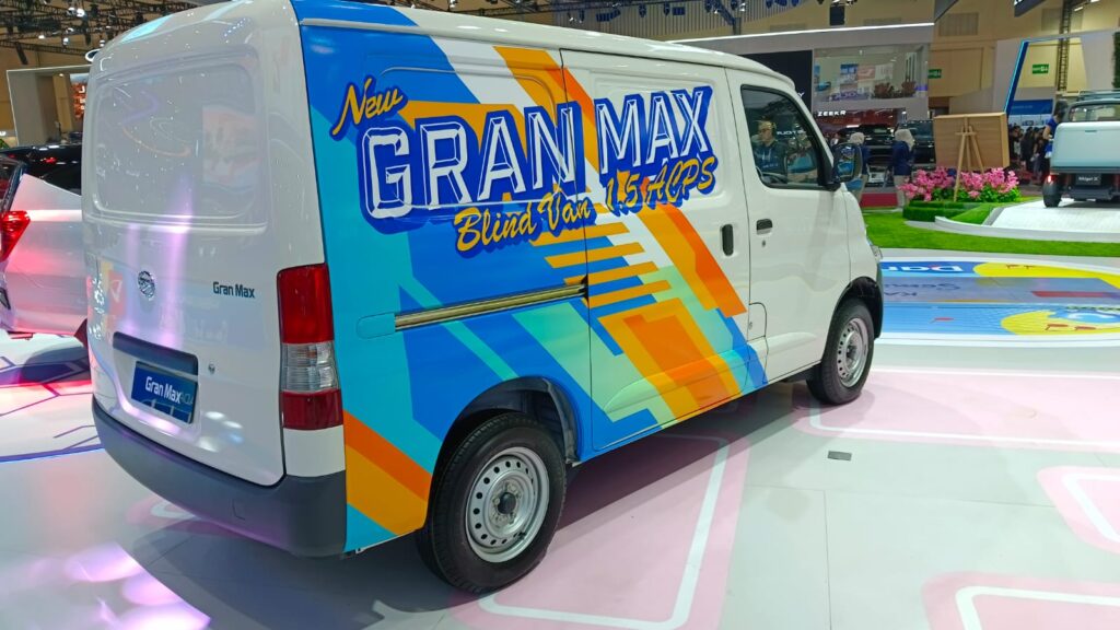 Daihatsu Luncurkan New Sigra, Terios Special Edition, dan Gran Max Baru di GIIAS 2026 - lajuroda.com