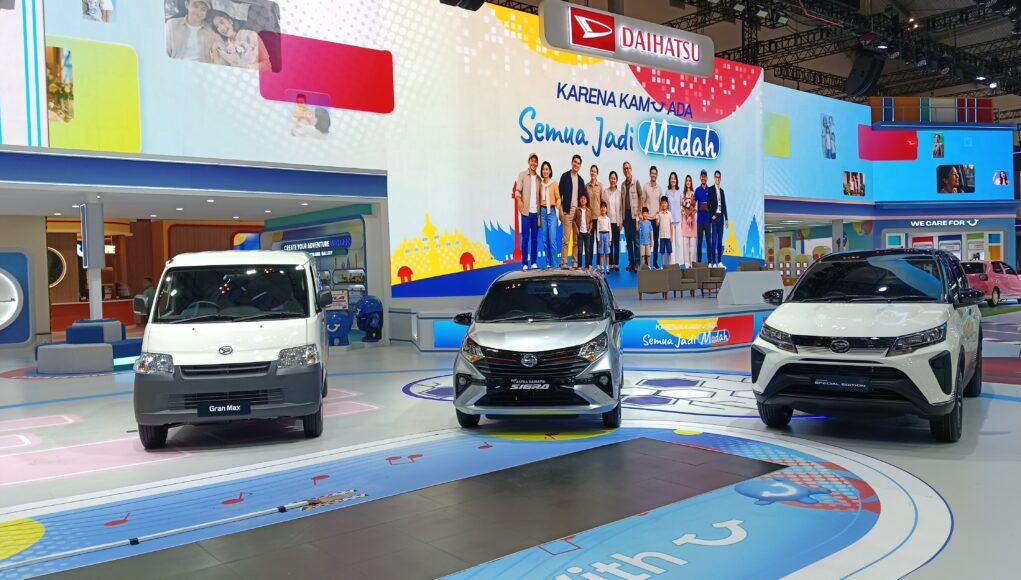 Daihatsu Luncurkan New Sigra, Terios Special Edition, dan Gran Max Baru di GIIAS 2026 Daihatsu Luncurkan New Sigra, Terios Special Edition, dan Gran Max Baru di GIIAS 2026 - lajuroda.com