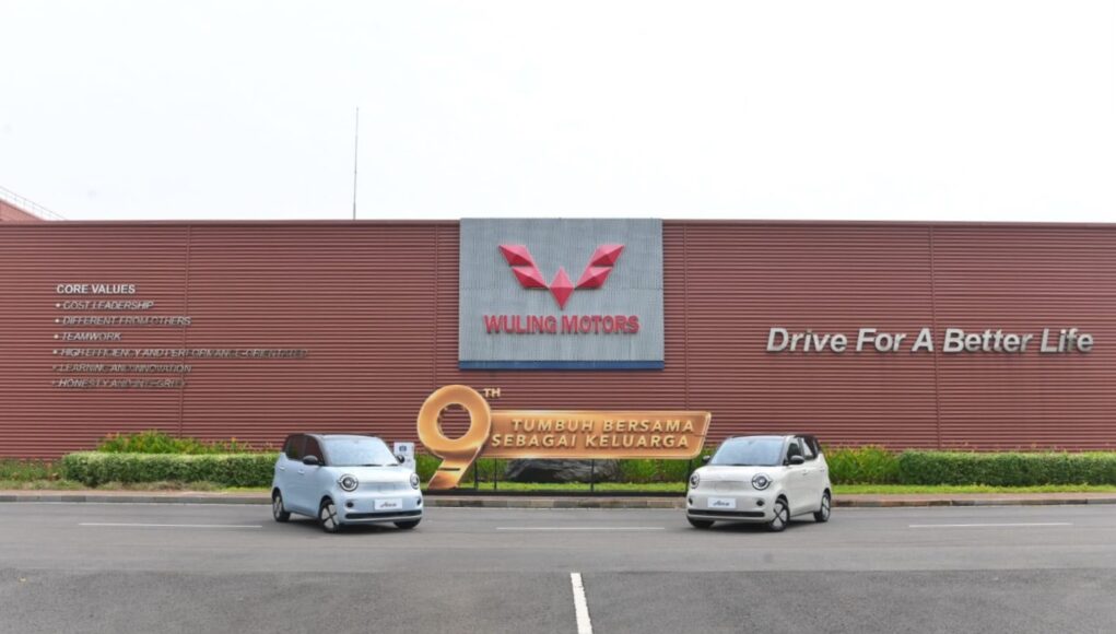 Wuling Rayakan 9 Tahun di Indonesia, Perkenalkan Aira EV, City Car Listrik Kompak Jarak Tempuh 300 Km Debut Resmi di GIIAS 2026 Wuling Rayakan 9 Tahun di Indonesia, Perkenalkan Aira EV, City Car Listrik Kompak Jarak Tempuh 300 Km Debut Resmi di GIIAS 2026 - lajuroda.com