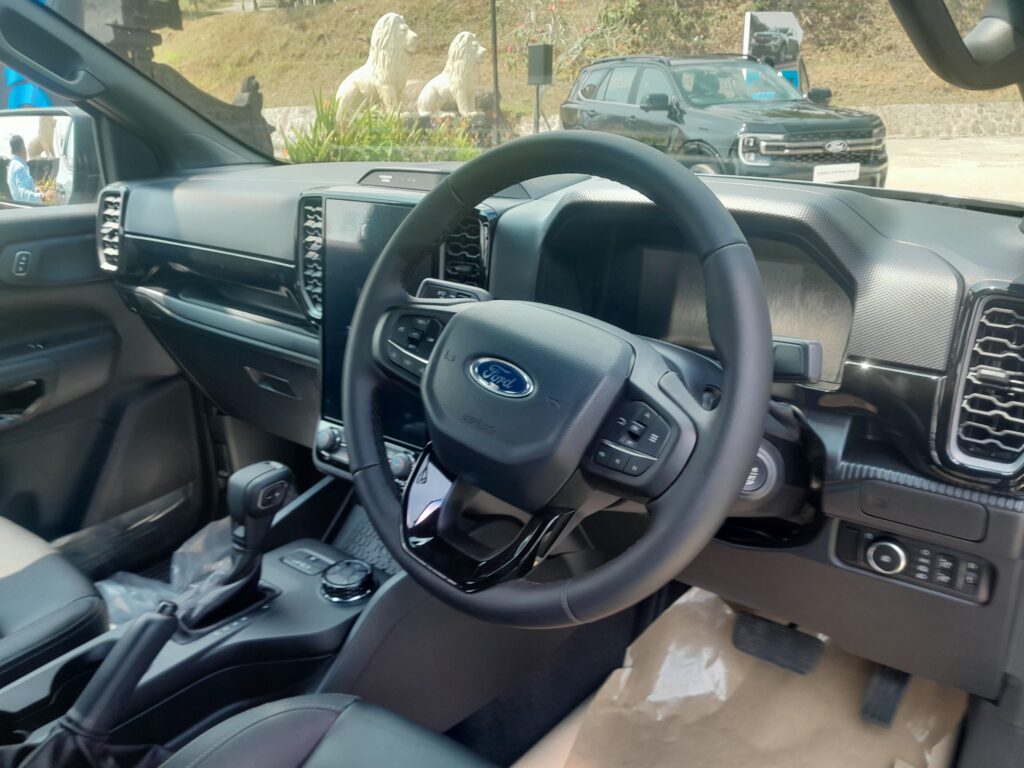 Gebrakan V6 Turbo Diesel: Ford RMA Indonesia Resmi Luncurkan Empat Varian Premium Everest dan Ranger Terbaru - lajuroda.com