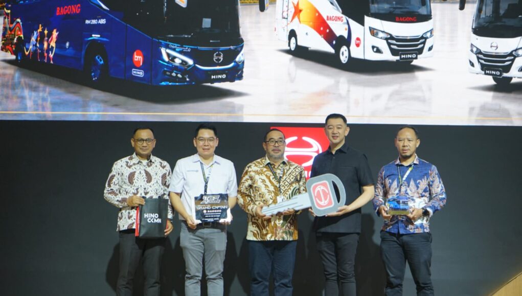 Bagong Transport Borong 61 Bus Hino di GIIAS 2026, Jadi Pengguna Perdana RM 280 ABS Retarder Bagong Transport Borong 61 Bus Hino di GIIAS 2026, Jadi Pengguna Perdana RM 280 ABS Retarder - lajuroda.com