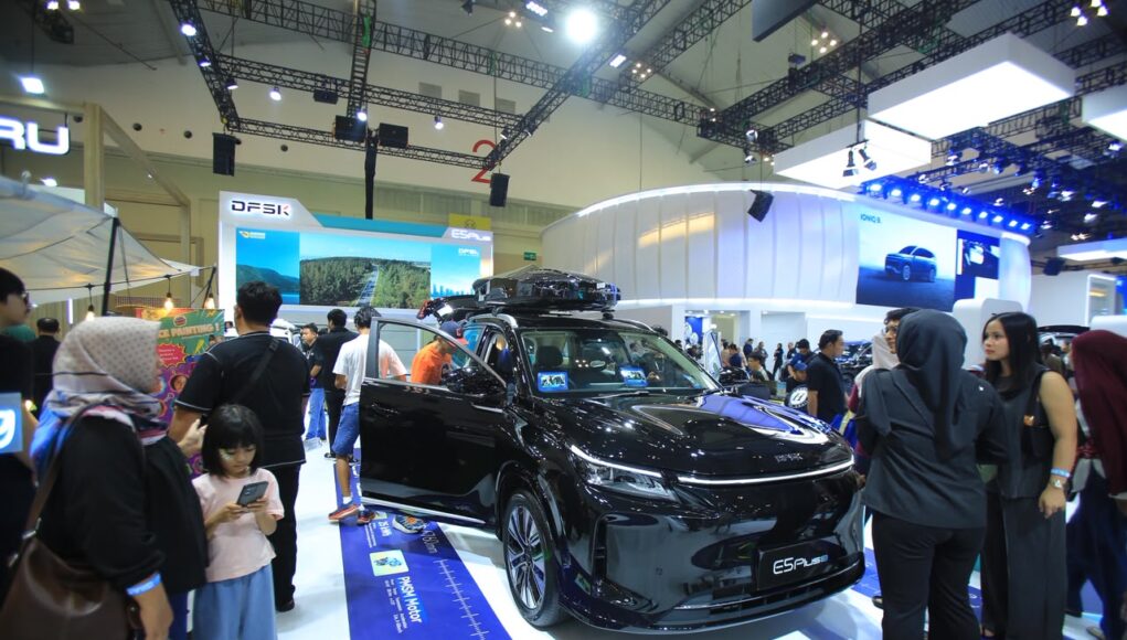 DFSK E5 Plus Tawarkan SUV PHEV Premium dengan Jarak Tempuh 1.400 Km DFSK E5 Plus Tawarkan SUV PHEV Premium dengan Jarak Tempuh 1.400 Km - lajuroda.com