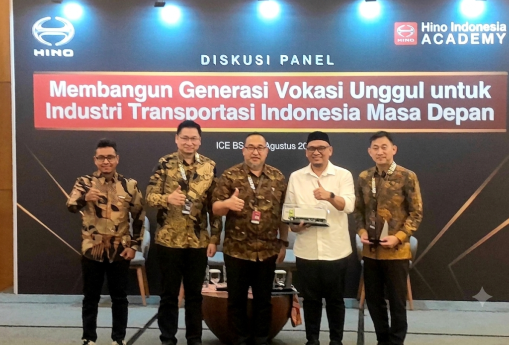 Hino Gandeng Kemendikdasmen Cetak SDM Transportasi Unggul - lajuroda.com