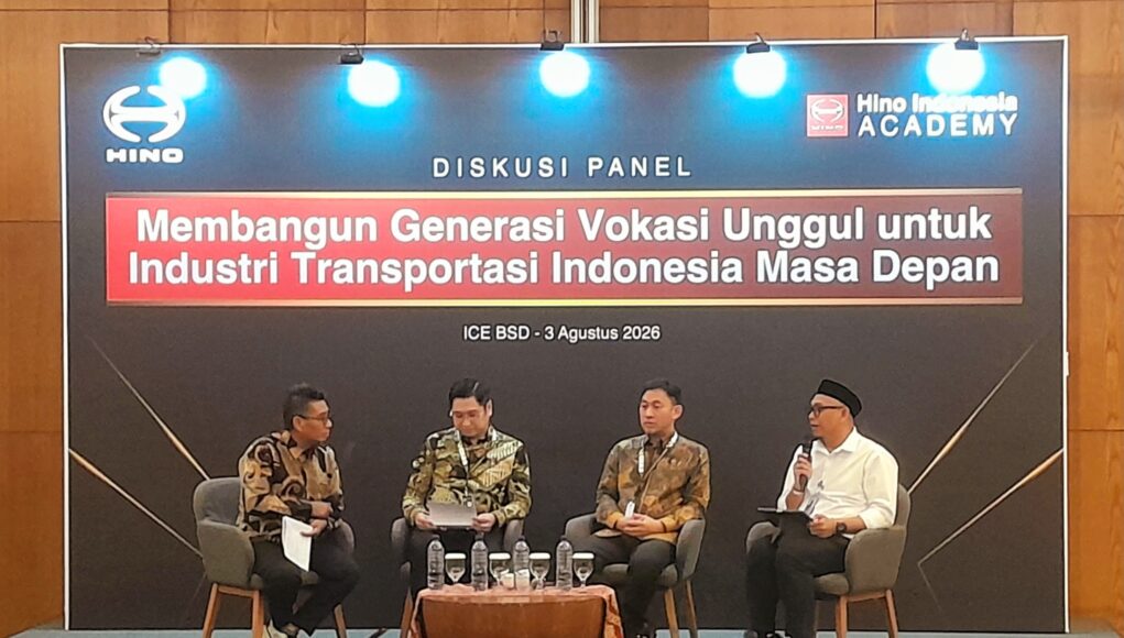 Hino Gandeng Kemendikdasmen Cetak SDM Transportasi Unggul Hino Gandeng Kemendikdasmen Cetak SDM Transportasi Unggul - lajuroda.com