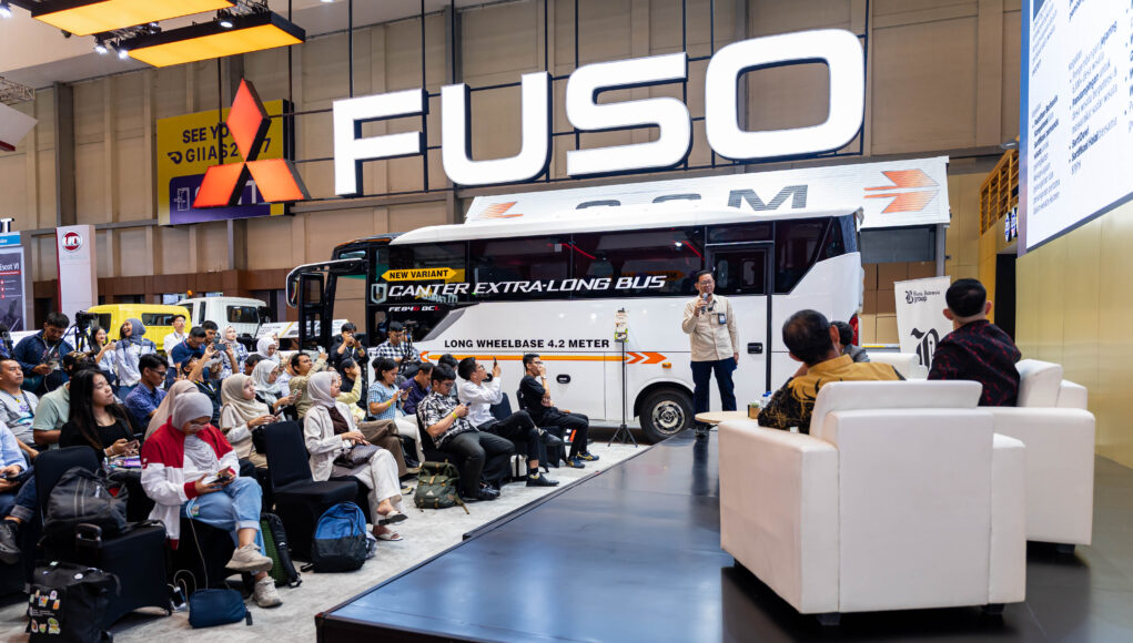 Mitsubishi Fuso Luncurkan Canter Extra Long Bus di GIIAS 2026, Dukung Pariwisata dan Transportasi Penumpang Mitsubishi Fuso Luncurkan Canter Extra Long Bus di GIIAS 2026, Dukung Pariwisata dan Transportasi Penumpang - lajuroda.com