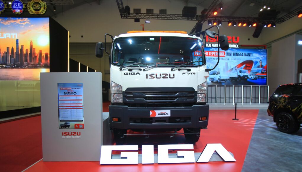 Isuzu GIGA FVR Road Sweeper Tampil di GIIAS 2026, Perkuat Solusi Kendaraan Pelayanan Publik Isuzu GIGA FVR Road Sweeper Tampil di GIIAS 2026, Perkuat Solusi Kendaraan Pelayanan Publik - lajuroda.com