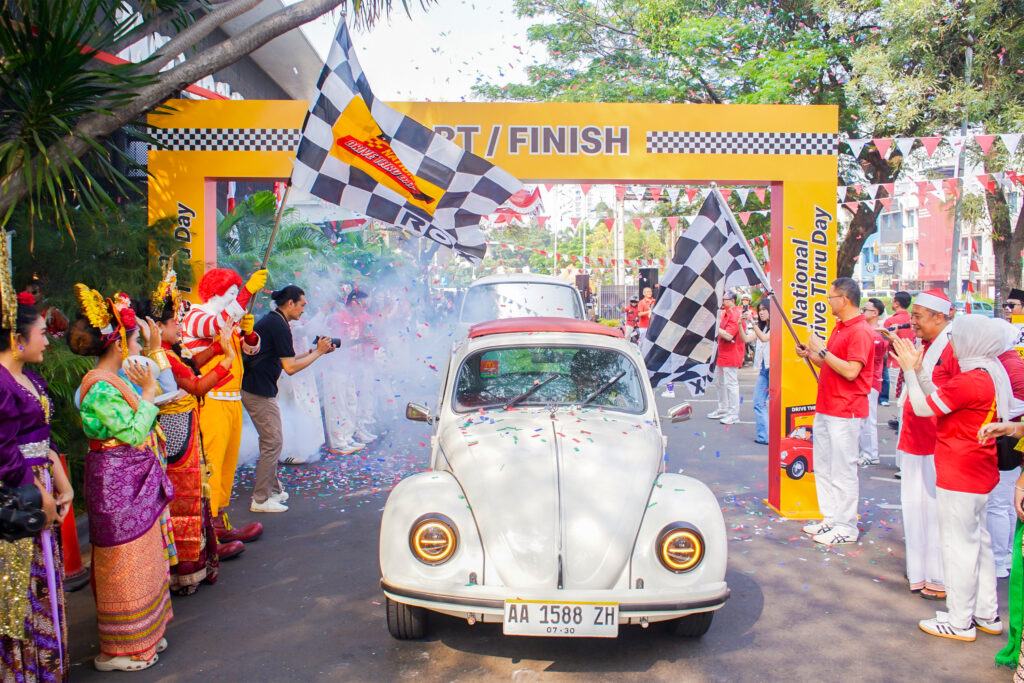 National Drive Thru Day 2026, McDonald’s Libatkan 70 Ribu Kendaraan - lajuroda.com