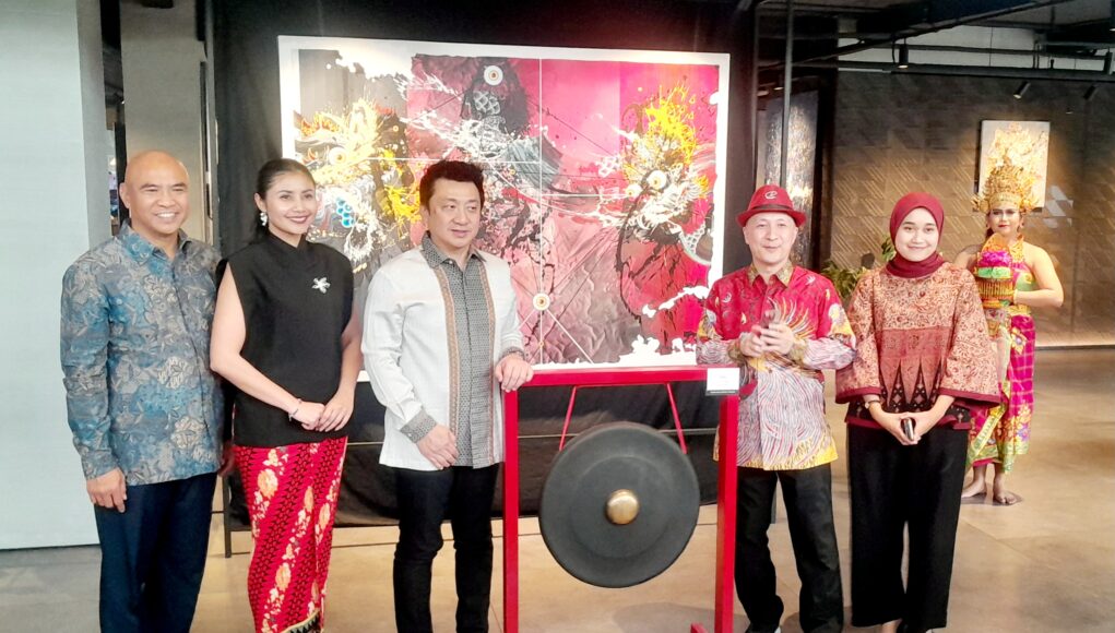 BMW Astra dan Teh Villa Gallery Kolaborasi Lewat The Art of Joy, Hadirkan 18 Lukisan Seniman Indonesia BMW Astra dan Teh Villa Gallery Kolaborasi Lewat The Art of Joy, Hadirkan 18 Lukisan Seniman Indonesia - lajuroda.com