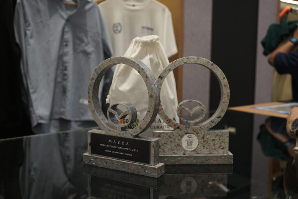 Mazda dan 4GoodThings Sulap Botol Oli Bekas Menjadi Produk Bernilai - lajuroda.com 