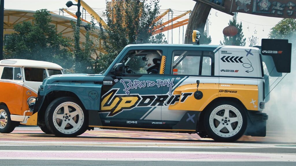 iCAR V23 Unjuk Kebolehan Drift Ekstrem di Wuhu Drift - lajuroda.com