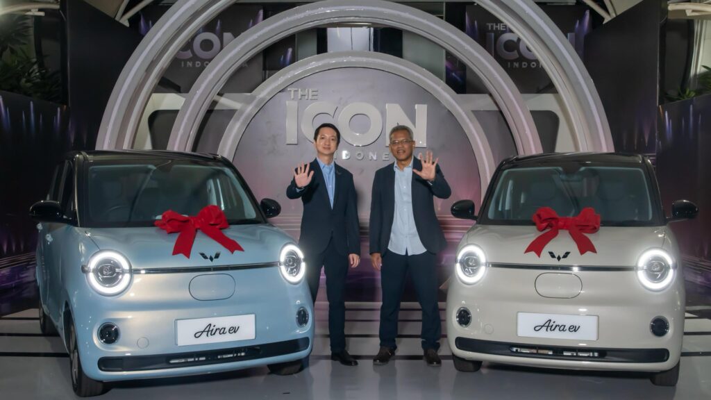 Felicia dan Vedra Bawa Pulang Wuling Aira EV dari The Icon Indonesia- lajuroda.com 