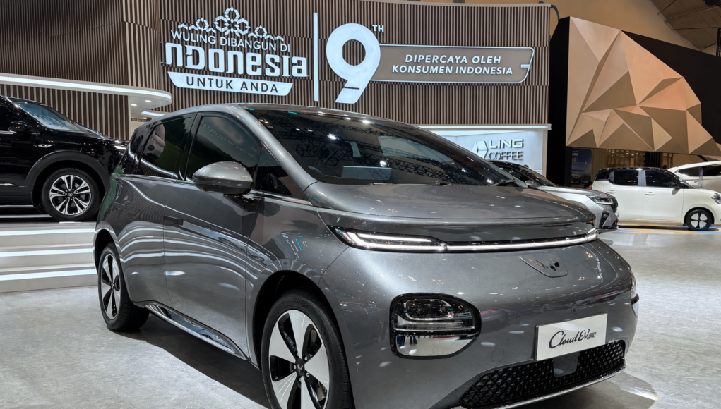 Wuling Hadirkan New Cloud EV SE Berdaya Jelajah 360 Km dengan Fitur Lebih Lengkap Wuling Hadirkan New Cloud EV SE Berdaya Jelajah 360 Km dengan Fitur Lebih Lengkap - lajuroda.com