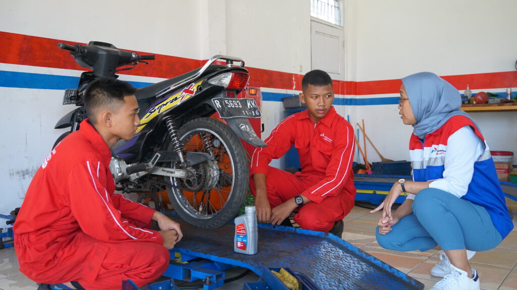 Siswa SMK Raih Pengalaman MotoGP Lewat Program Pertamina Lubricants - Lajuroda.com