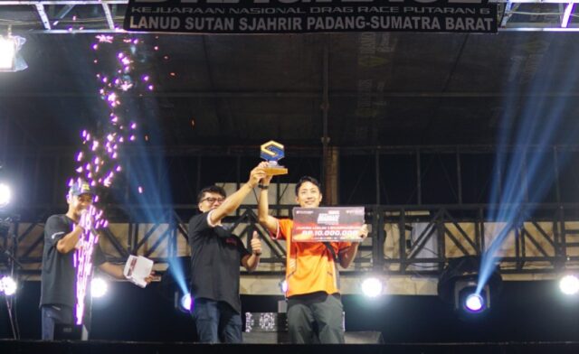 Rio Surya Pratama Juara Umum Svarnabumi SIMPATI Rio Surya Pratama Juara Umum Svarnabumi SIMPATI Drag Race - lajuroda.com